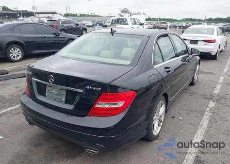 2014 Mercedes-Benz C 300 Sport 4Matic из США, поврежденный, VIN WDDGF8AB2EA937676